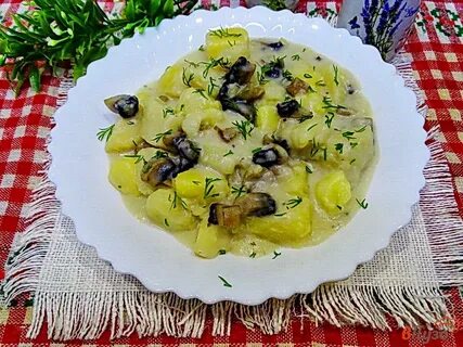 Картошка с грибами в кастрюле