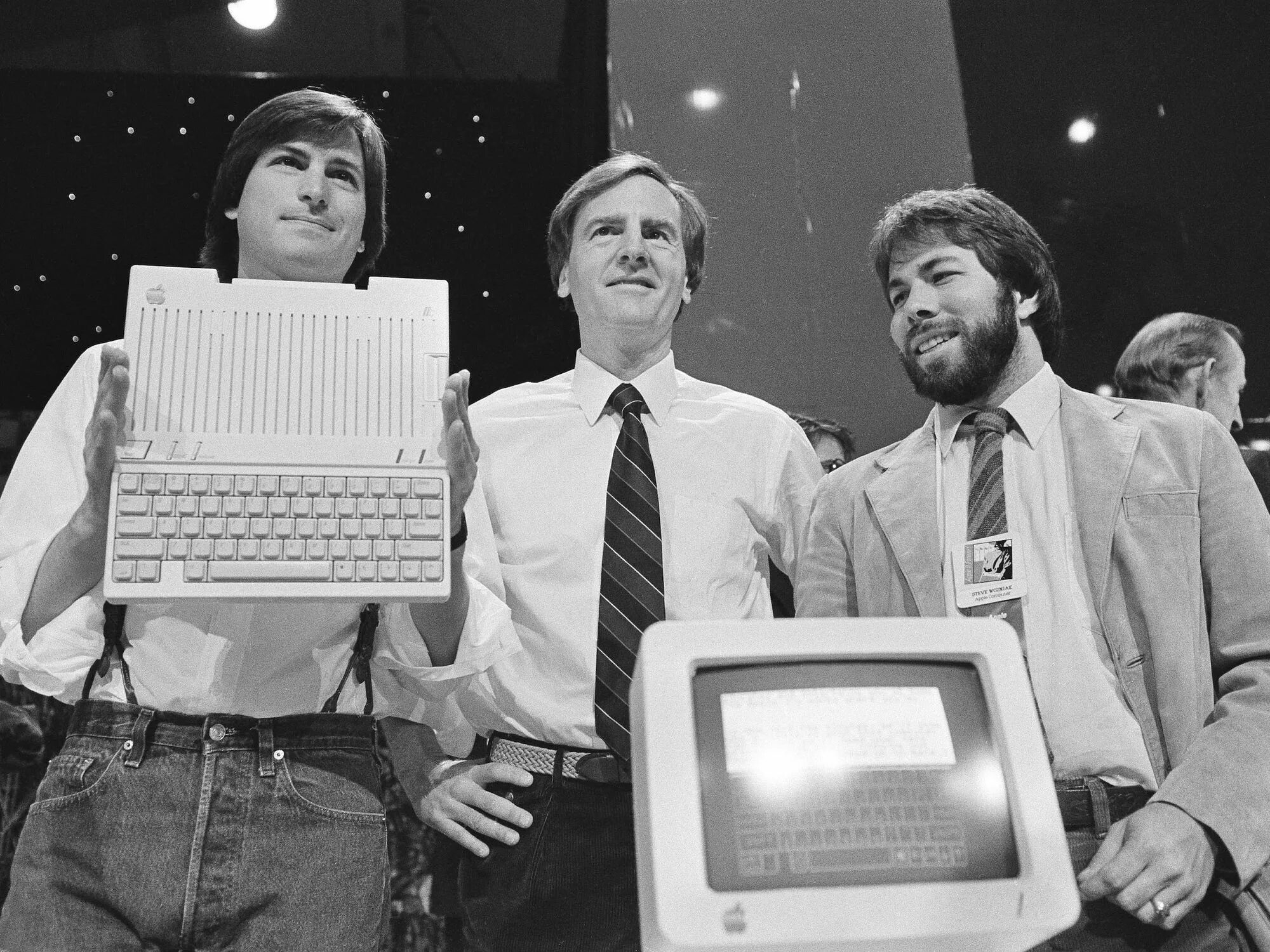 Стив Джобс 1976. Стив Джобс и Стив Возняк Apple 1. Стив Возняк и Стив Джобс в молодости.