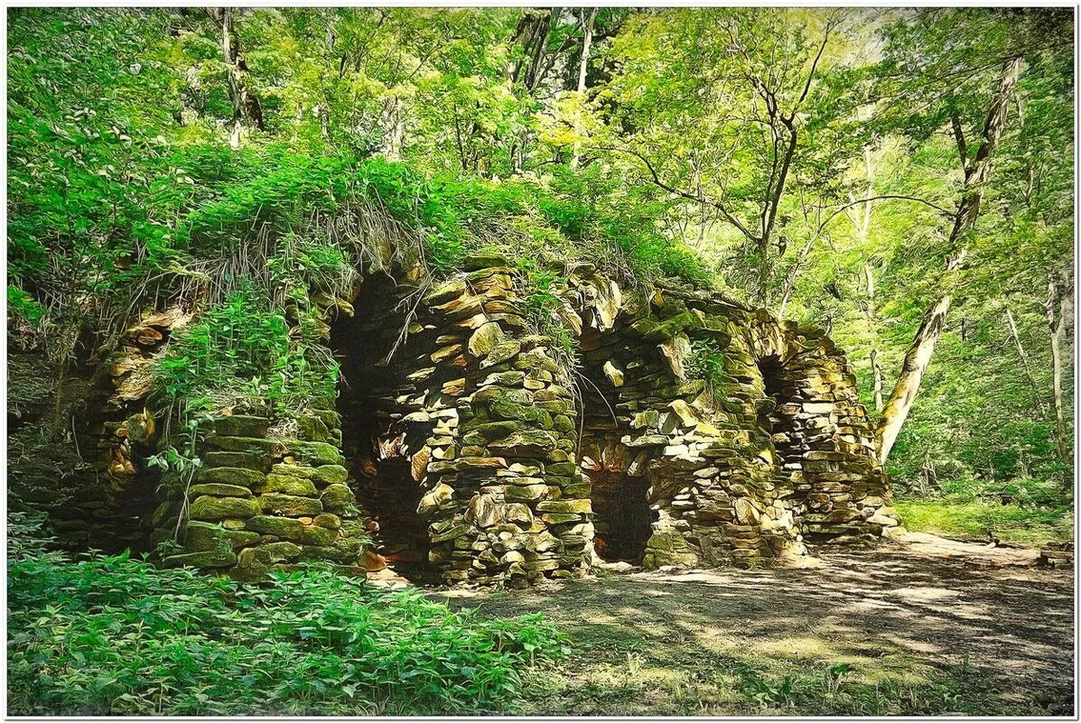 искусственные скалы гроты пещеры. гроты геркулеса марокко. каменный грот. камни в пещере. артбетон грот водопад.