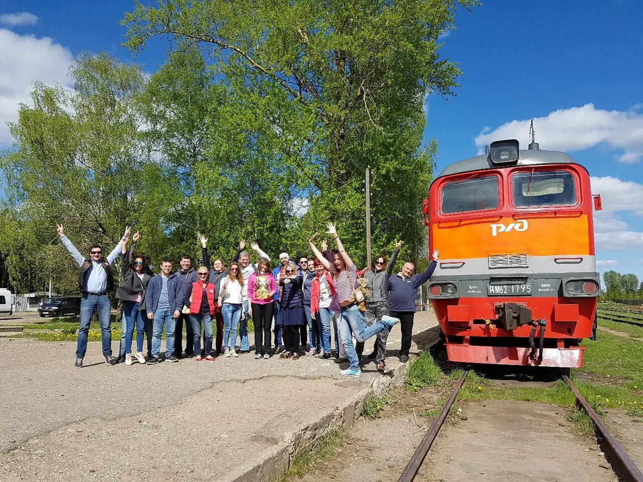 Погода в сонково на 14. Сонково Весьегонск поезд. Железная дорога Весьегонск САНКТВО. Сонково Весьегонск. Станция Весьегонск.