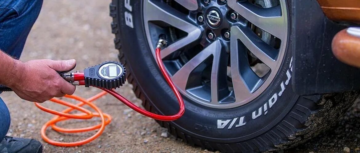 Подкачка колес 5 колесо. Манометр arb 601 для подкачки колес цифровой. накачка шин. подкачка колесо автомобиля. подкачка шин азотом.