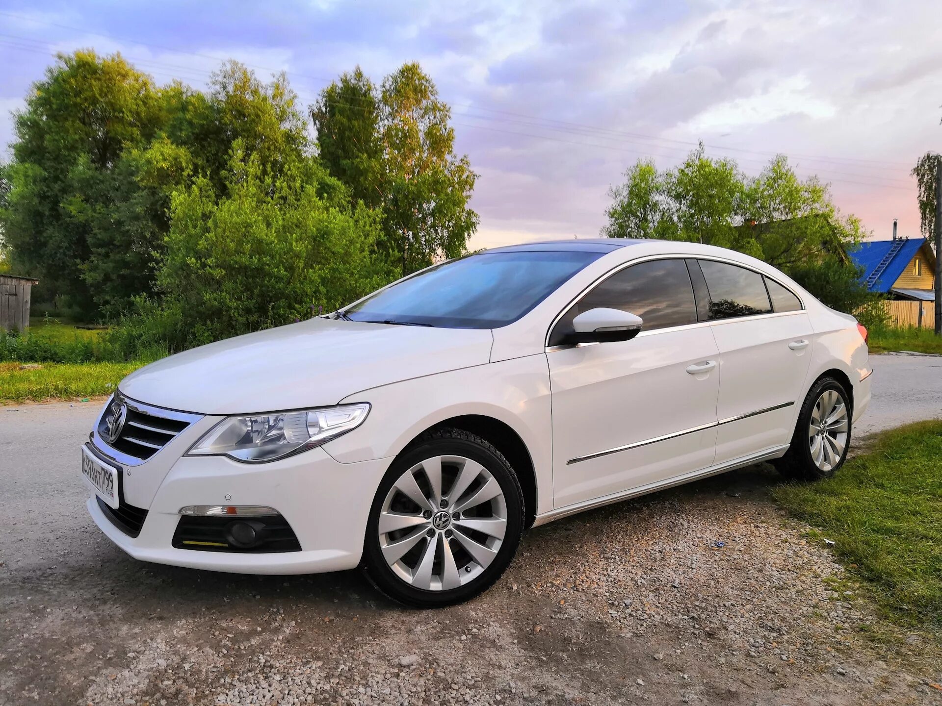 Пассат сс отзывы. Фольксваген Пассат СС 2009. Passat cc 1.8. Фольксваген Пассат СС 2009 белый. Passat cc 2009 1.8.