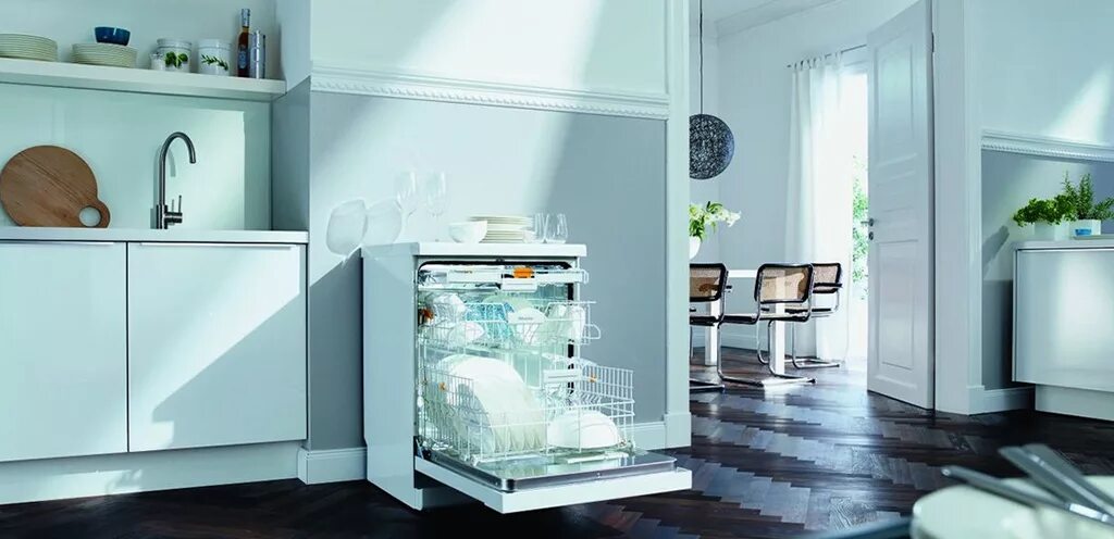 Посудомойка бош 45 см встраиваемая. Посудомоечная машина bosch отдельностоящая. Топ отдельностоящих посудомоечных машин 45. Отдельностоящая посудомойка в интерьере. Посудомойка bosch 45 отдельностоящая.
