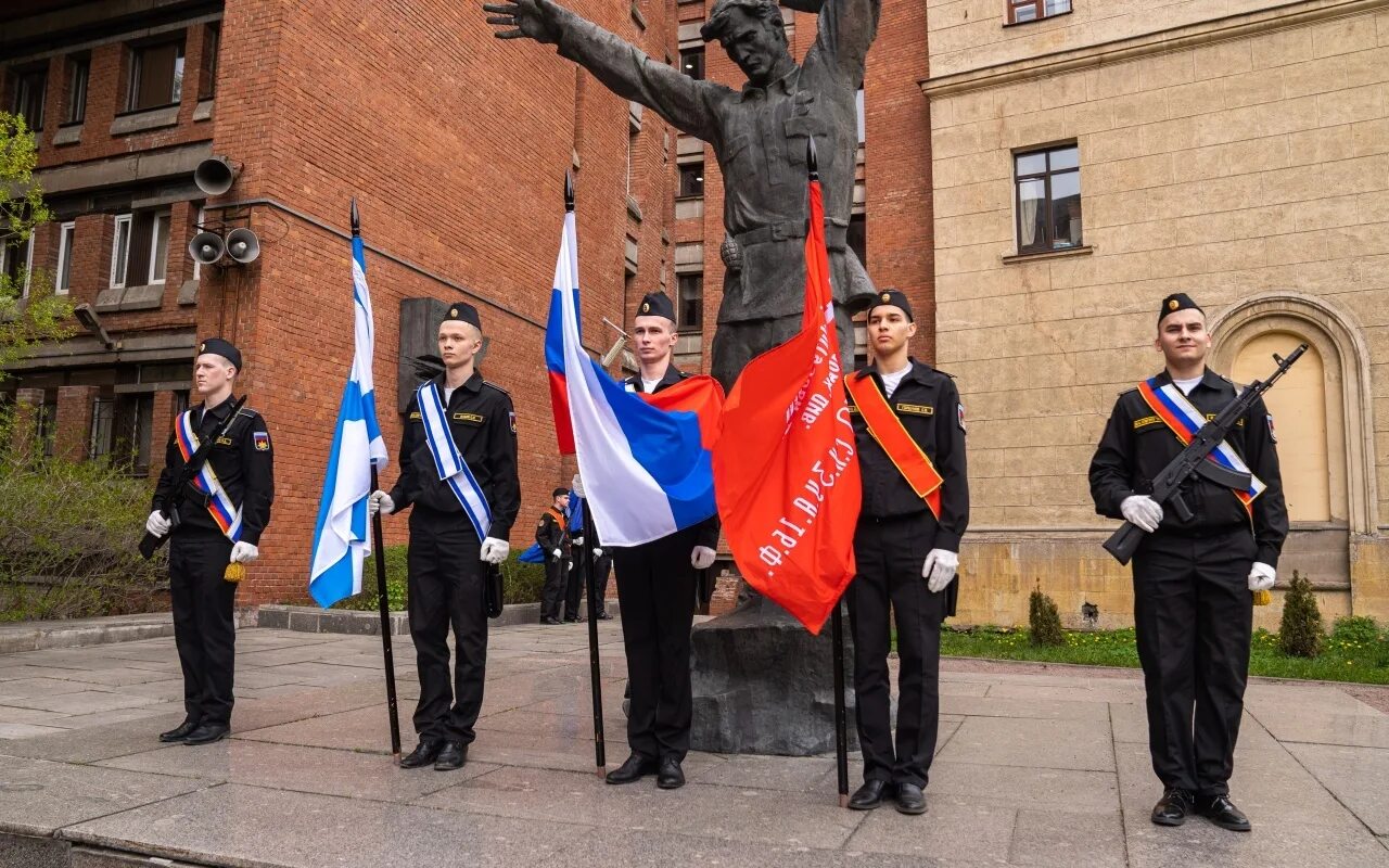 9 мая митинг 2023. Митинг 9 мая. Митинг ко Дню Победы. Санкт Петербург патриотические мероприятия. Торжественный митинг посвященный Дню Победы.