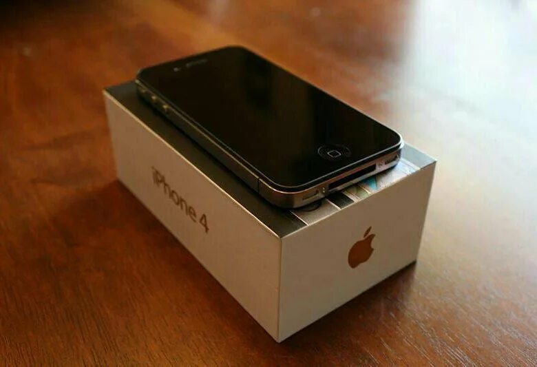 Apple iphone 4 16gb. Iphone 4 черный. Айфон 4s комплектация. Iphone 4s (2011).
