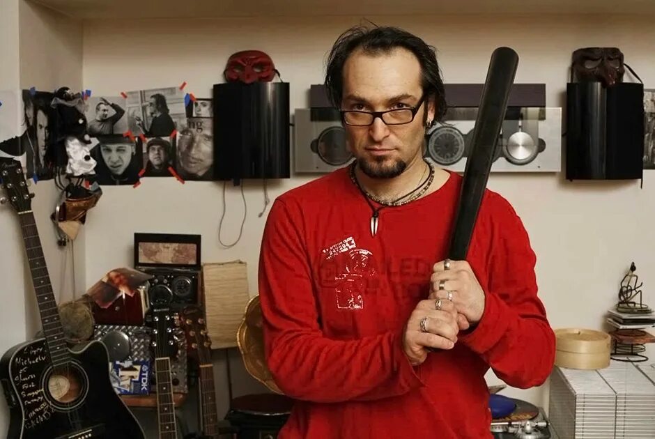 Радио продюсер. Диктор. Диктор на радио. Радио продюсер. Ведущий радиостанции.