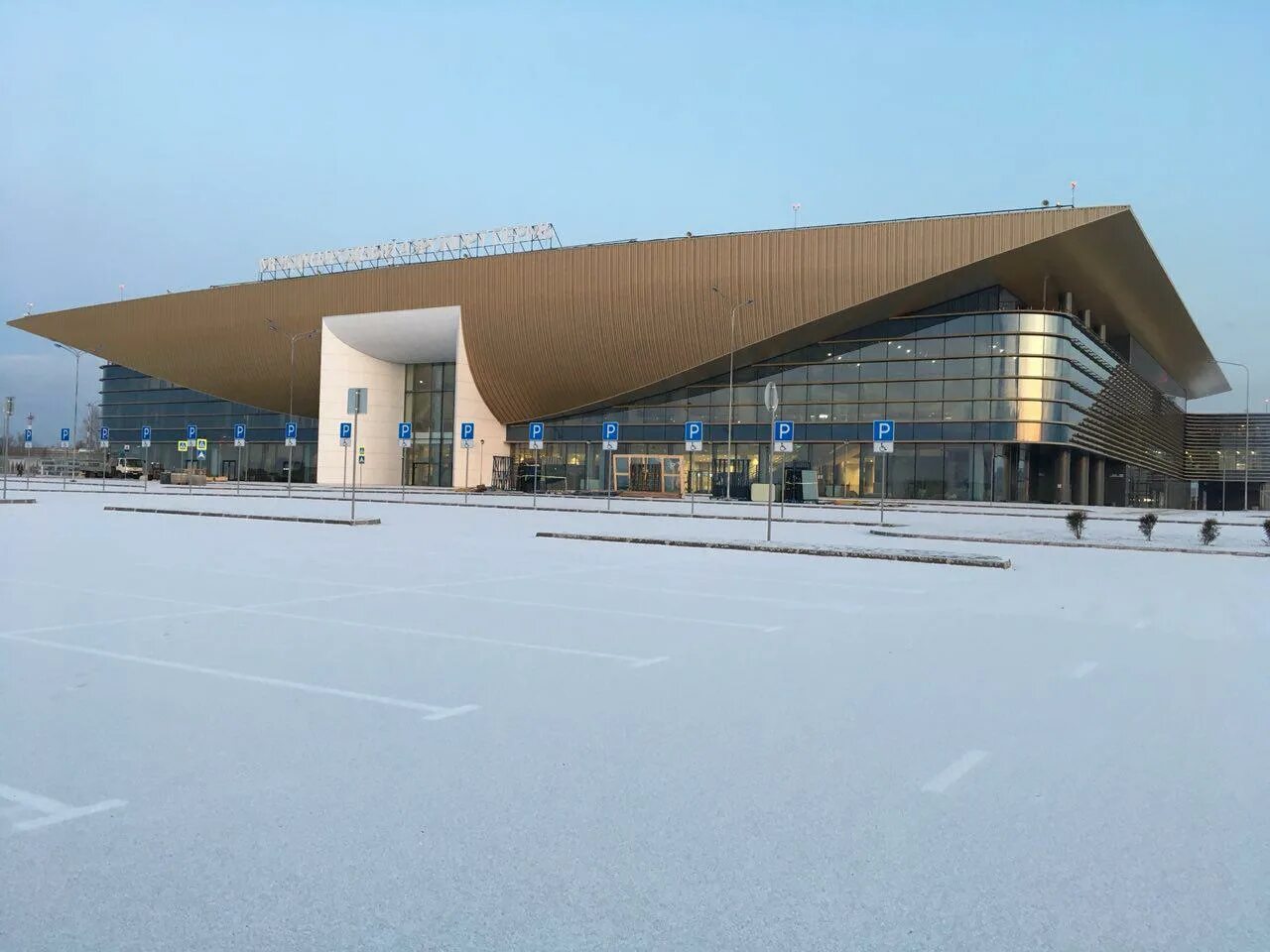 Большое савино автовокзал. Международный аэропорт Пермь. Аэропорт большое Савино новый терминал. Терминал аэропорта большоготсавина. Аэропорт Пермь большое Савино 2018 год.
