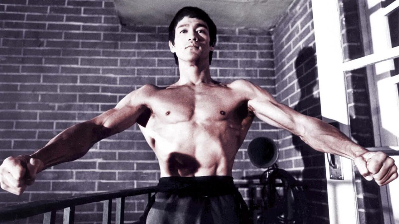 Тренировка брюс ли тренировка брюс ли. Брюс ли тренировки. Тренировка ли. Брюс ли тренировки. Bruce lee abs.