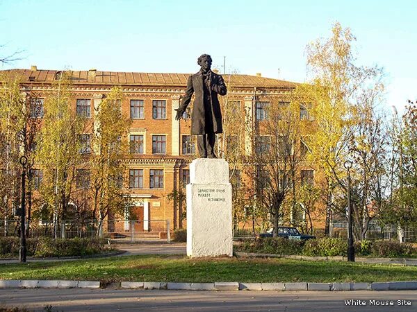 Пушкина 12 медцентр орехово-зуево. Г орехово зуево ул пушкина. Памятник пушкину в орехово зуеве. Памятник пушкину в орехово-зуево. Г орехово зуево ул пушкина.