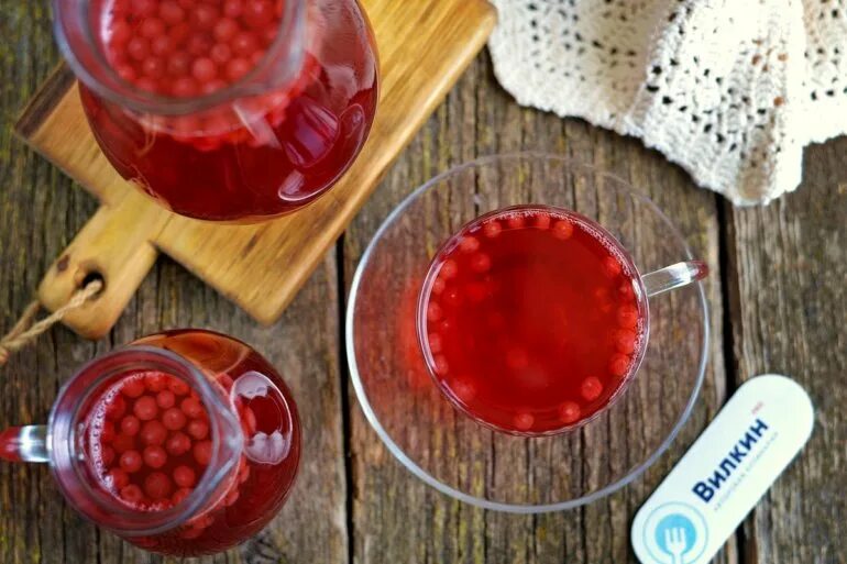 Компот из клюквы рецепт на зиму. Компот из клюквы. компот из клюквы замороженной. компот из клюквы замороженной и яблок. клюквенный компот ккал.