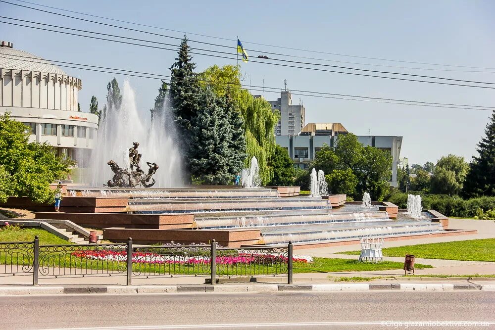 Сумы лучший. Фонтан Садко Сумы. Сумы город. Площадь города Сумы. Сумы город на Украине.