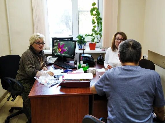 Пенсионер и адвокат. Юридическая консультация для пенсионеров. Юрист и пенсионер. Юридическая консультация для пенсионеров. Общество инвалидов в запад.