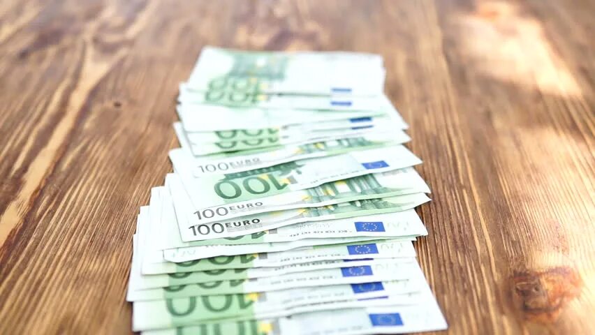 Your money on the table. Drop euro on the table. a million euros on the table.