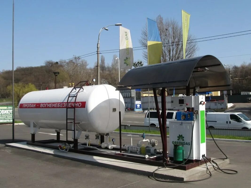 Автомобильные газозаправочные станции агзс. Строительство новой азс. Агнкс волгоград. Газовая заправочная станция. Заправка газом пенза.