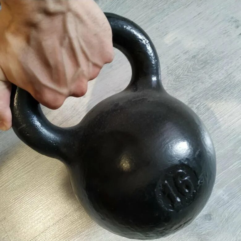 Гантели 16 кг. Гиря Титан 16кг. Гиря Титан 16 кг чугунная. Гиря Kettlebell 16 кг. Гиря цельнолитая Titan чугунная 16 кг.