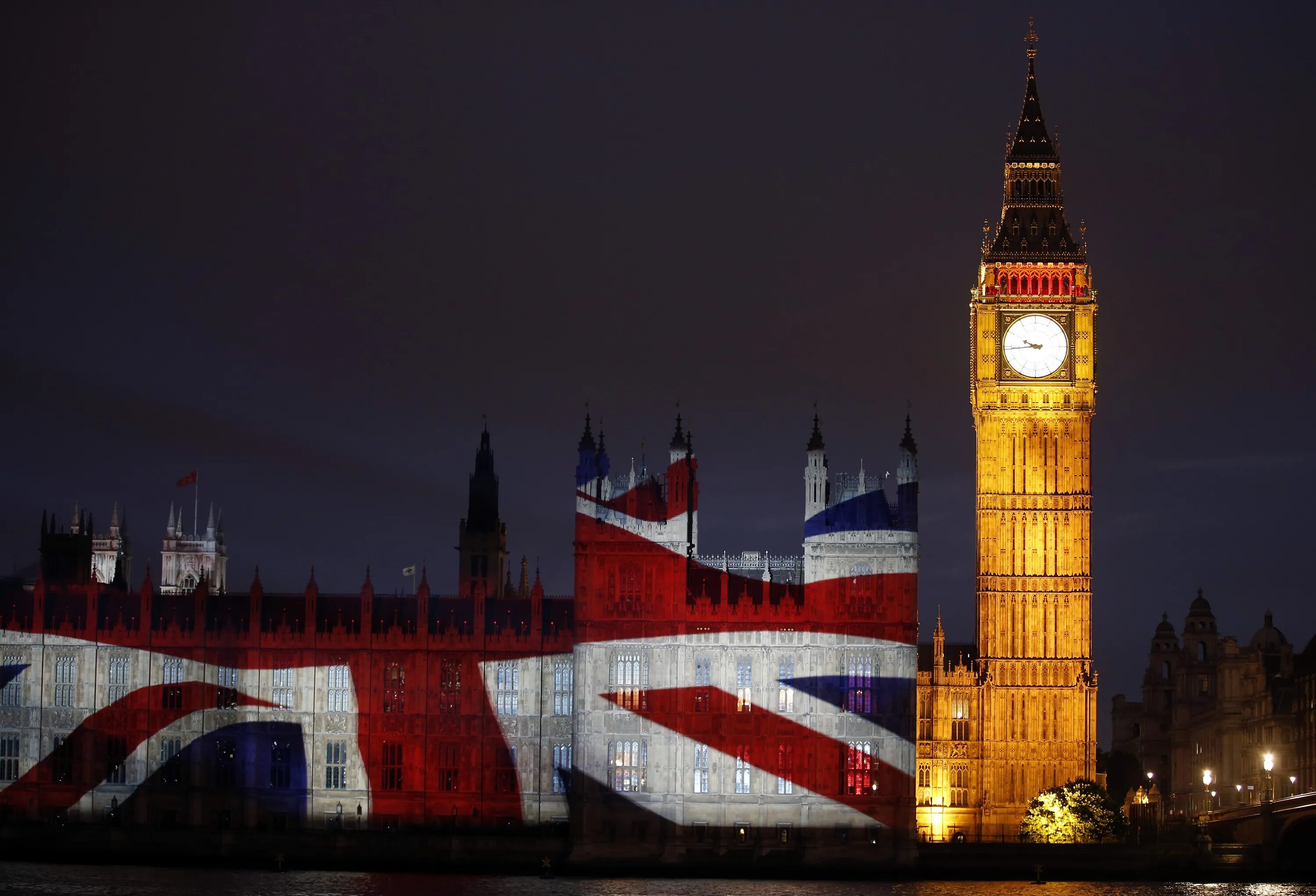 Просто лондон. Великобритания Лондон Биг Бен. Флаг Великобритании и Биг Бен. Старая Англия Биг Бен. Англия Биг Бен фото.