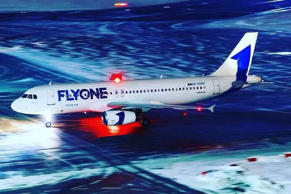 Flyone eu. FLAYONE авиакомпания. Самолет Флай Ван. Туи Флай авиакомпания. Молдовы Fly one.