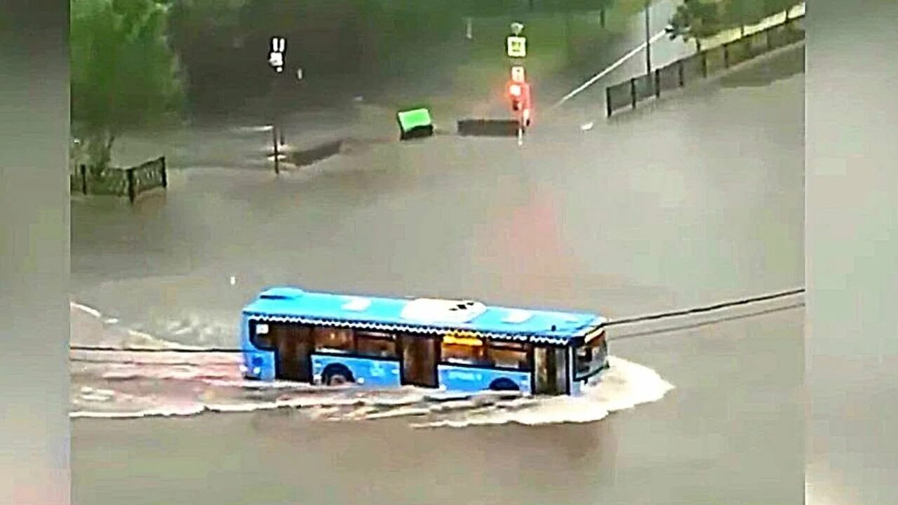 Потоп в Москве 2021. Ливень в Москве. Наводнение в Москве 2021. Тропический ливень в Москве.