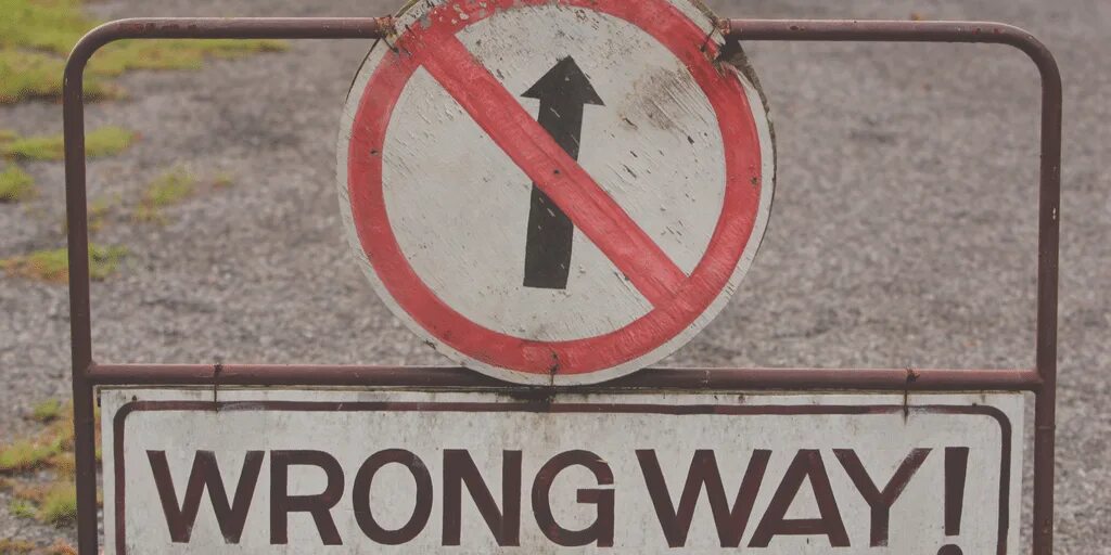 Wrong что значит. Wrong way. the wronged. wrong way рисунок.