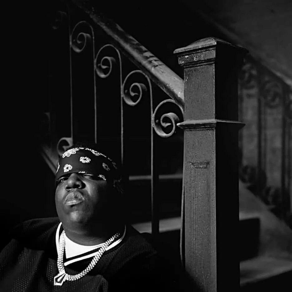 Бигги смолз. Ноториус Биг. The Notorious b.i.g.. Рэпер big Notorious. Ноториус Notorious.