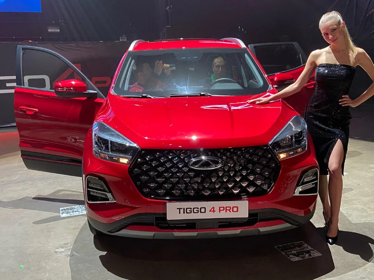 Тигго 4 сравнение. Tiggo 4 Pro. Черри Тигго 4. Черри Тигго 4 Pro. Chery Tiggo 4 2020.