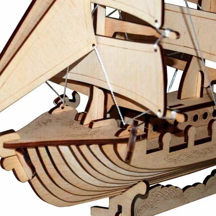 корабль из фанеры