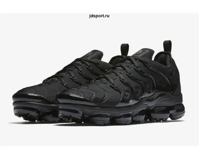 Nike vapormax plus triple black