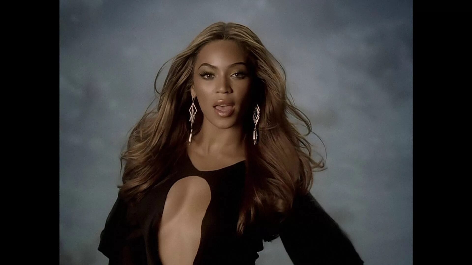 Beautiful liar slowed. Shakira beyonce beautiful liar. бейонсе и beautiful. beyonce heaven. beyonce beautiful liar.