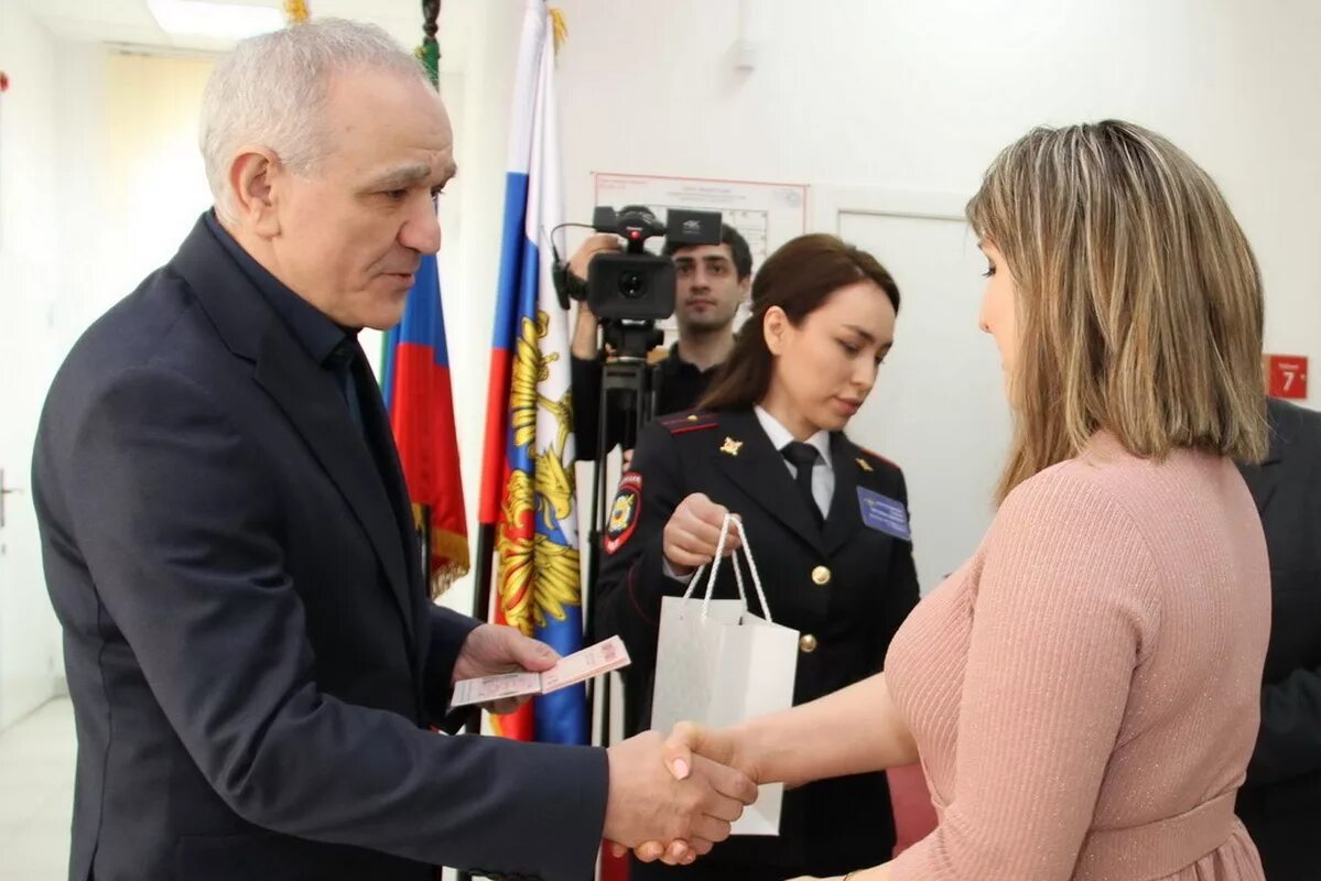 Мфц избербаш коллектив. Мфц избербаш номер. Мфц избербаш номер. Мфц касумкент. Мфц избербаш.