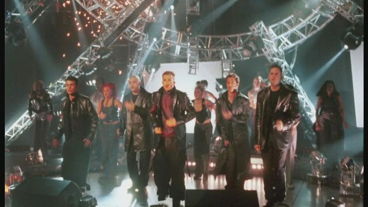 5ive speed up. 5ive live manchester 2000. five invincible. 5ive invincible альбом.