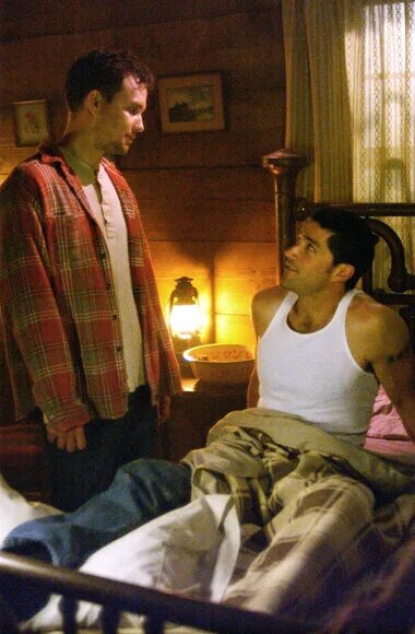 живой актеры. говорящий с призраками сериал 2002 постер. говорящая с призраками роль метью фокс. Tvrip тв3. призраки 1 сезон.