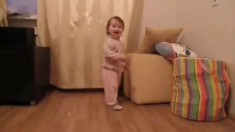 Малышка танец песня
