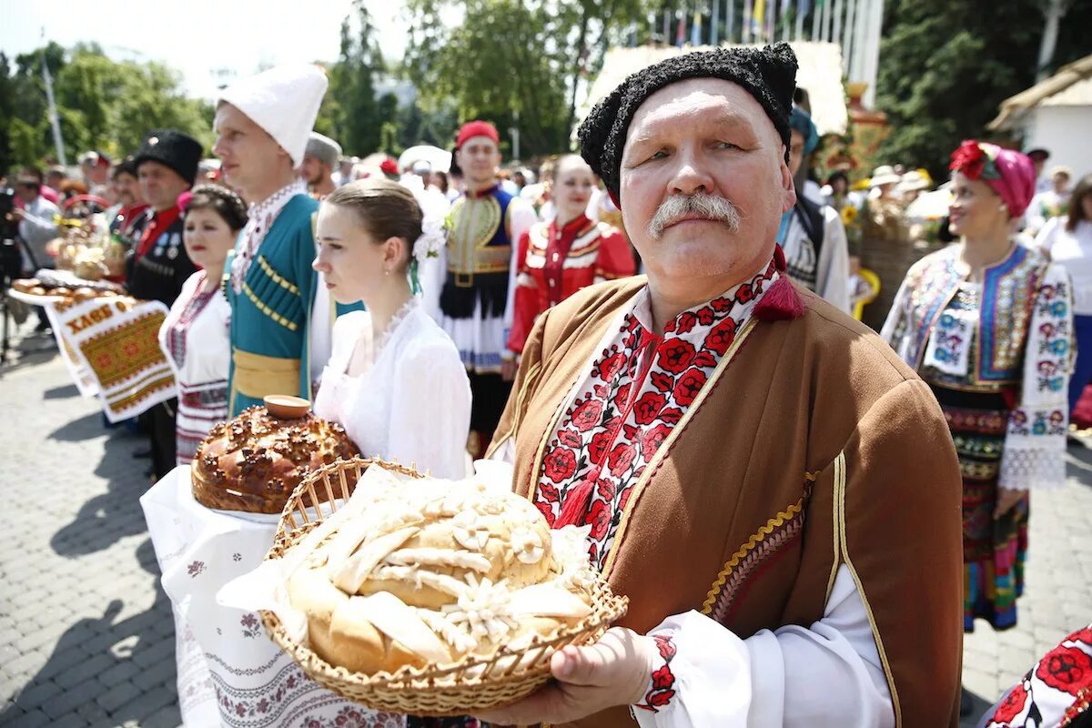 Украинский край. Краснодарский край Кубань сельский туризм. Аграрный туризм в Краснодарском крае. Жители Кубани. Кубанское гостеприимство.