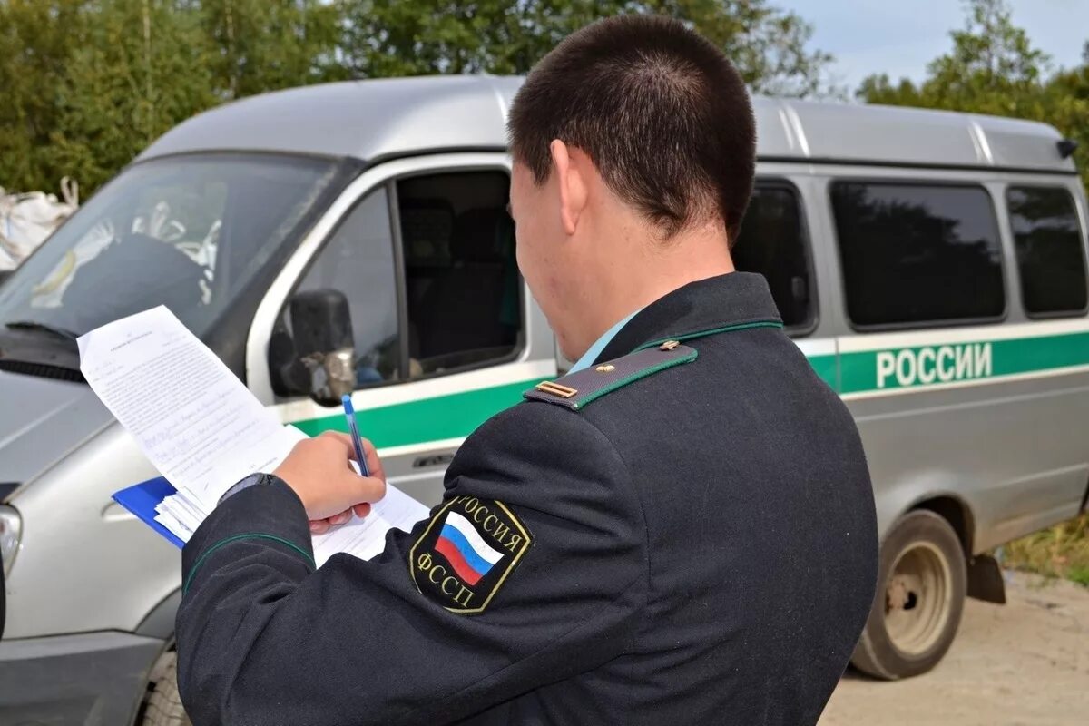 Арест автомобиля судебными приставами. Судебные приставы арест авто. Автомобиль ФССП России. Арестов ФССП России.