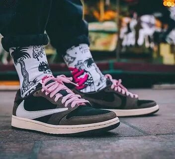 Travis scott air jordan 1 low