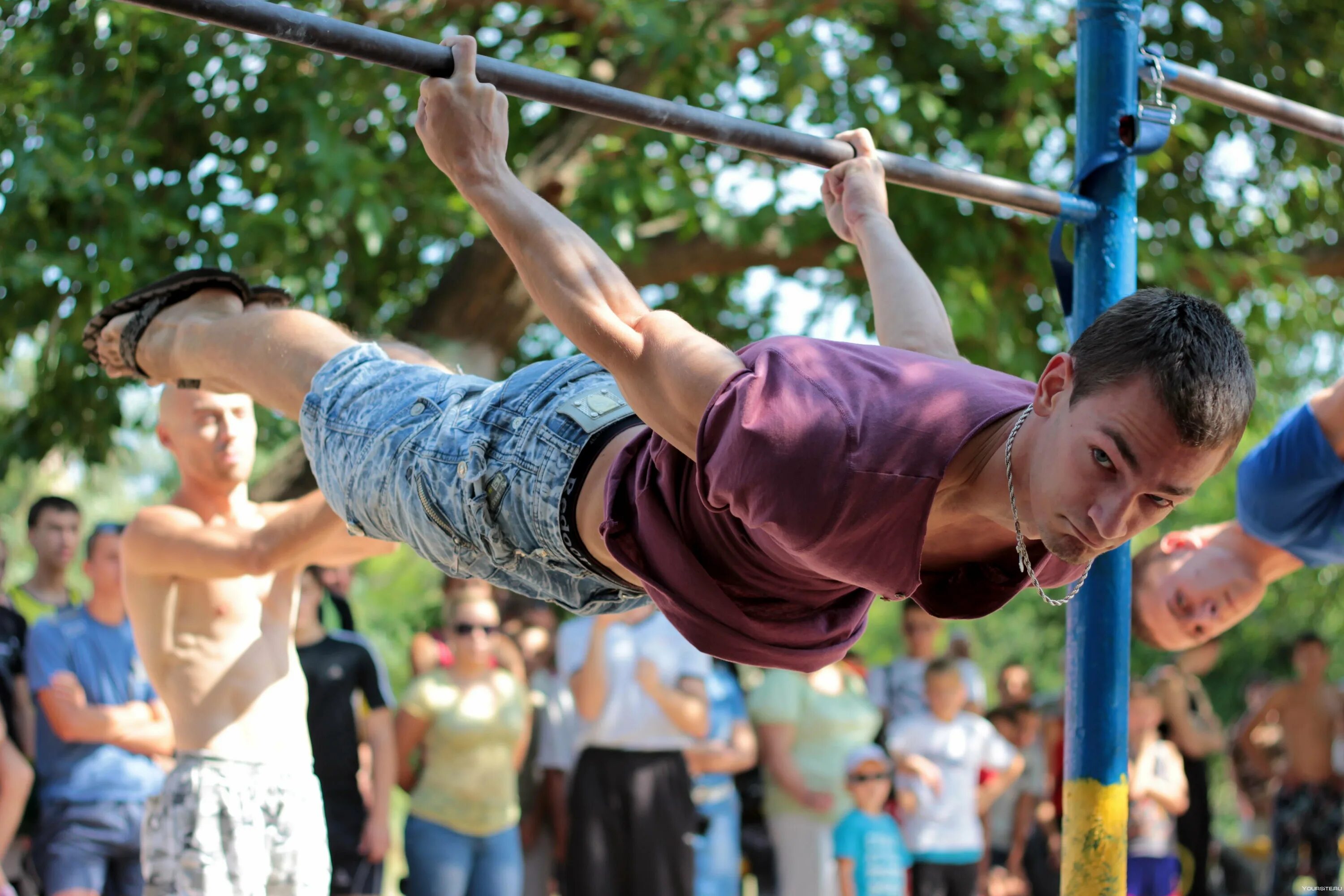 Как называется спорт на турниках. Джимбарр. Джимбар воркаут. Джимбарр элементы. Джимбарр Колумбия.