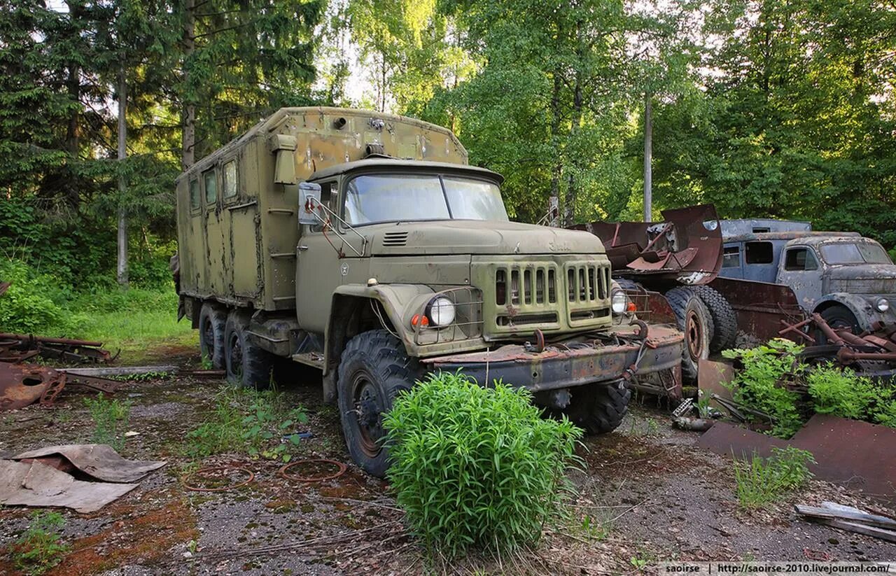 Советская военная машина. ЗИЛ 131 заброшенный. Грузовик ЗИЛ 131. ЗИЛ 131 старый. ЗИЛ 131 Ржавый.