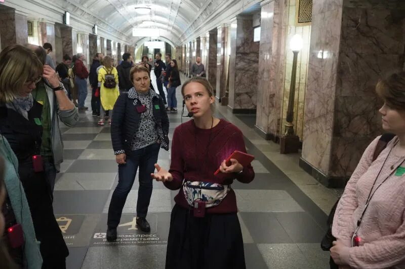 Купить поездки метро. Московский метрополитен экскурсии. Метротур экскурсия по метро Москвы. Школьники в метро. Экскурсия по метрополитену.