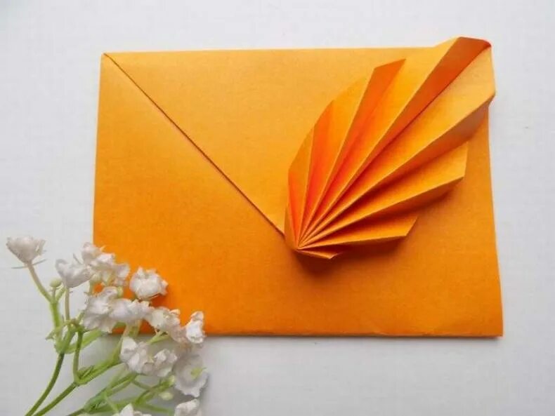 Объемный конверт. Оригами из бумаги коробочка с крышкой без клея. Объемный бант из бумаги. Подарок из листа бумаги. Открытка сердечко оригами.
