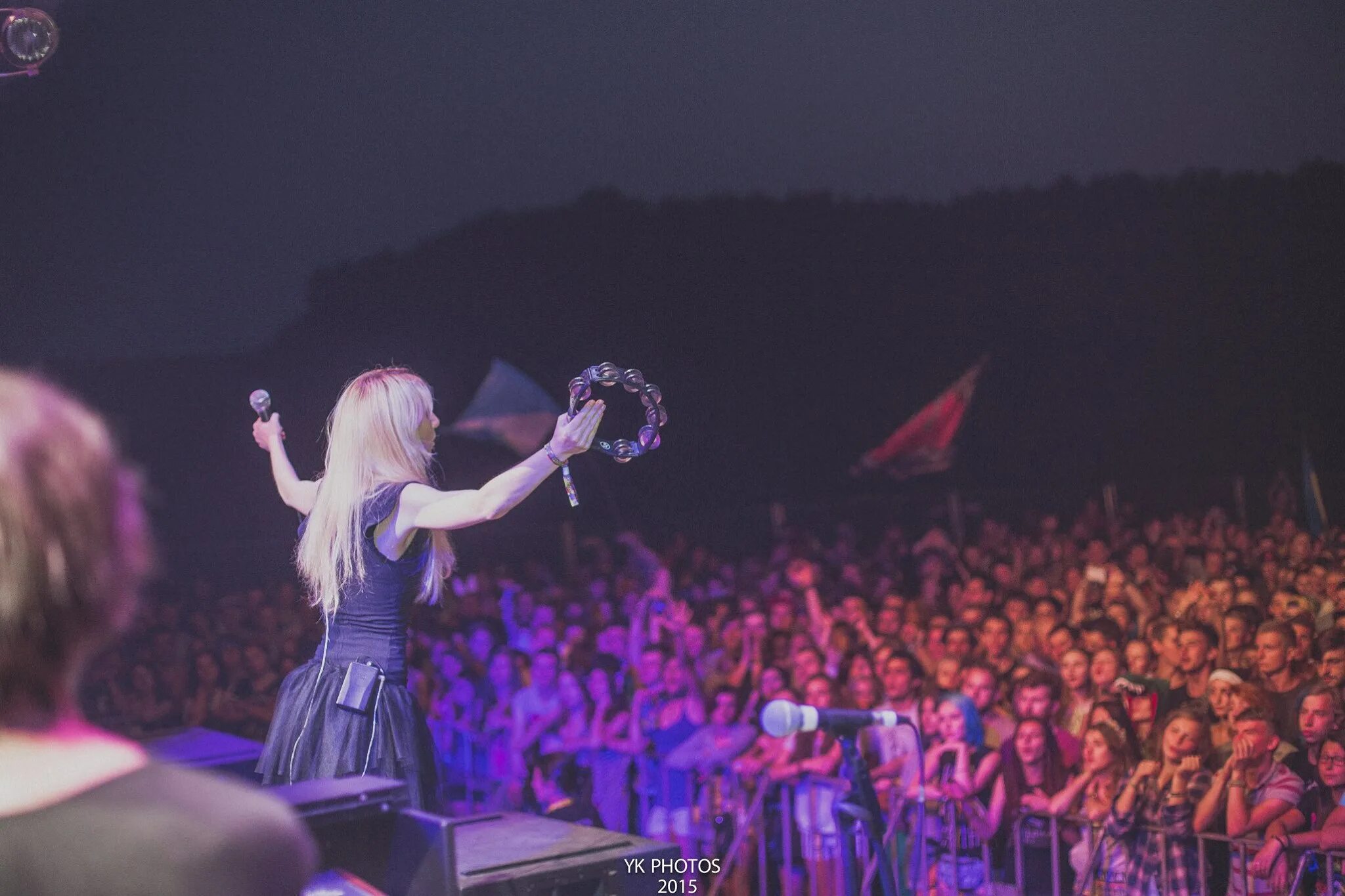 La rabatteuse 1978 poster. Обложки книг ит морт. Средневековые гравюры смерть. La mort перевод. Гроздья смерти фильм 1978.