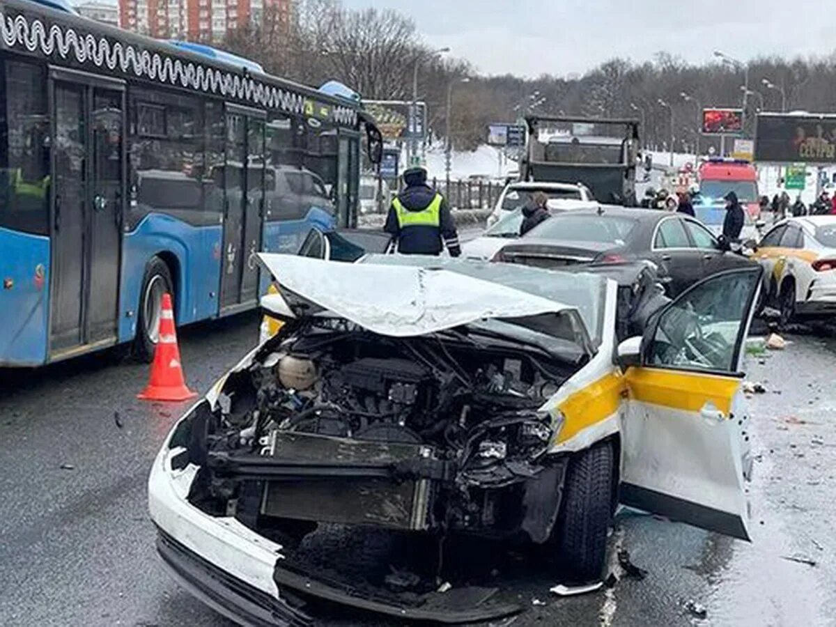 ДТП В Москве на Рублевском шоссе. ДТП С Алексеем Шепелем на Рублевке.