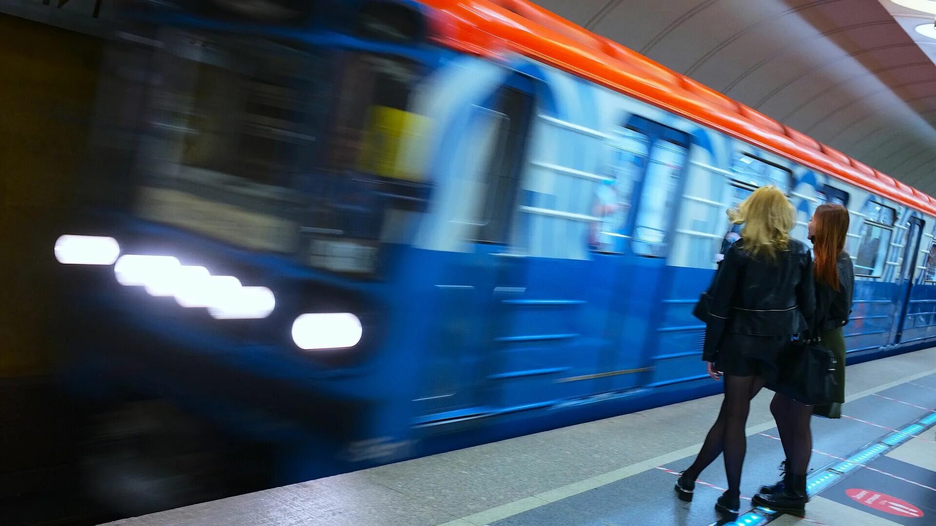 На зеленой ветке запустили новые поезда. Метро транспорт. Метро фото. Замоскворецкая линия метро поезда. Поезд метро.