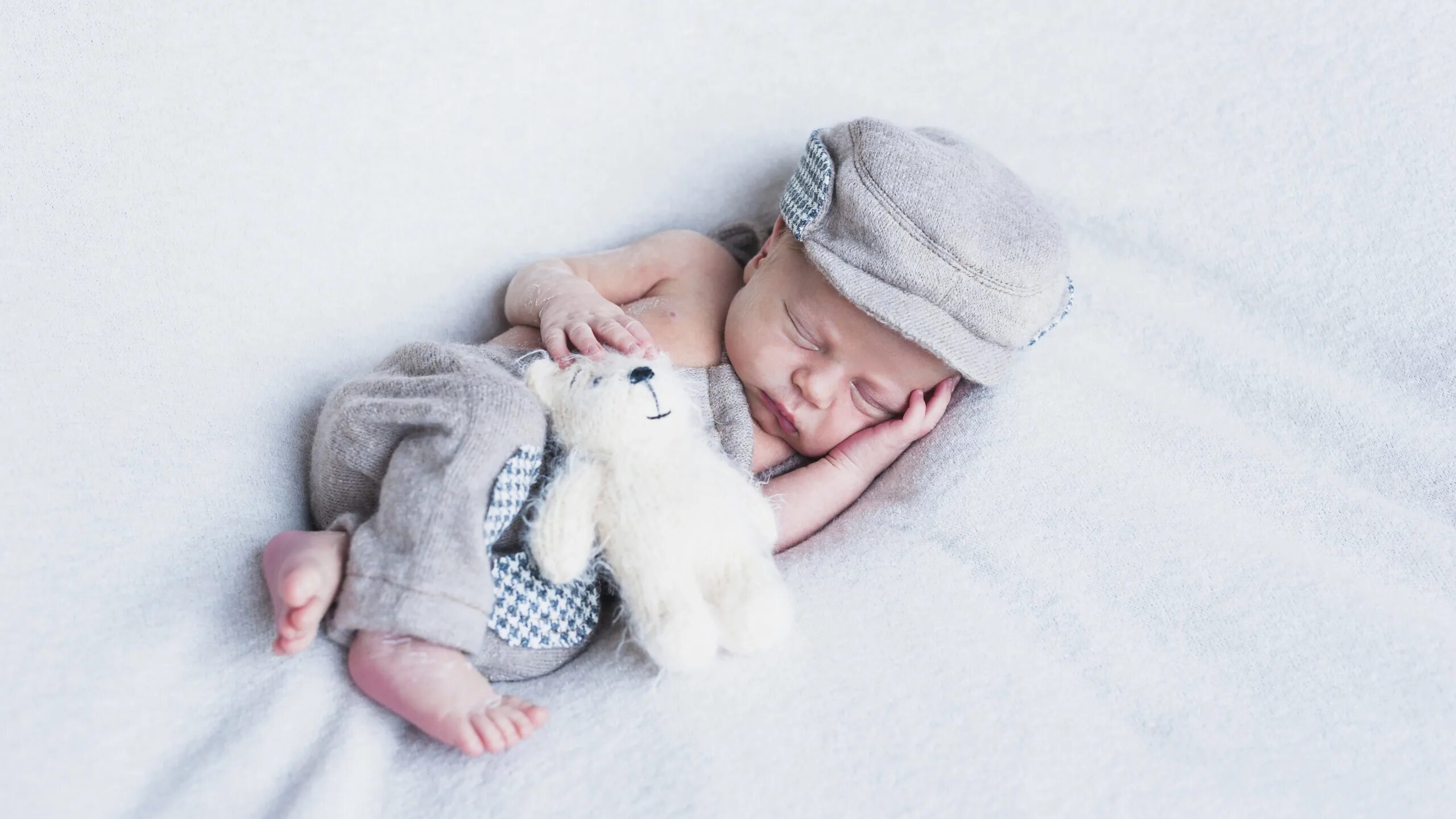 Сон мальчик и девочка маленькие. Ребенок спит. Мальчик в постели. Мальчик с девочкой в постели. Сон мальчик и девочка маленькие.