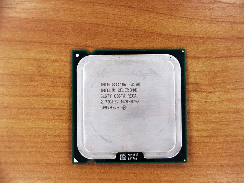 Intel pentium 4 sl7e8. Первые селероны. Intel core 2 quad q8200 yorkfield lga775, 4 x 2333 мгц. Intel 04 celeron d. Процессор intel celeron g3900.