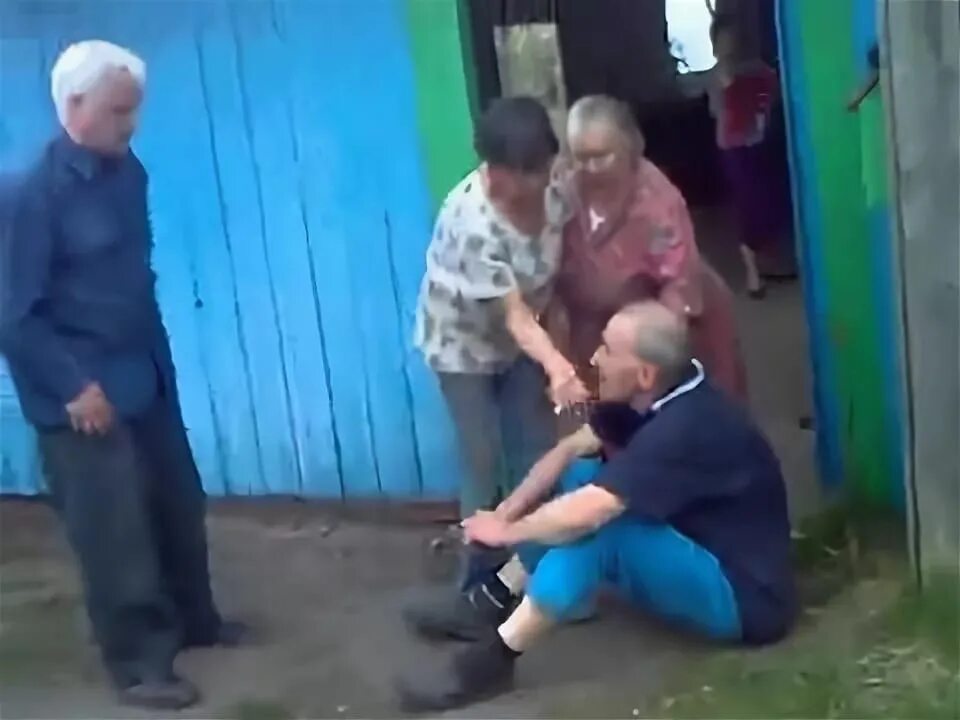 Видео деревня пьяных