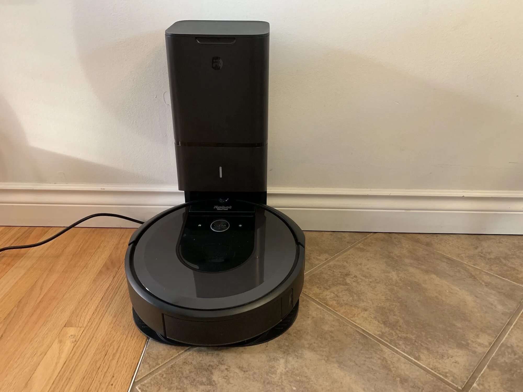 Зарядная станция для роботов. IROBOT Roomba i7. Робот-пылесос IROBOT Roomba i7+. IROBOT Roomba i7, i7+. IROBOT Roomba 7+.