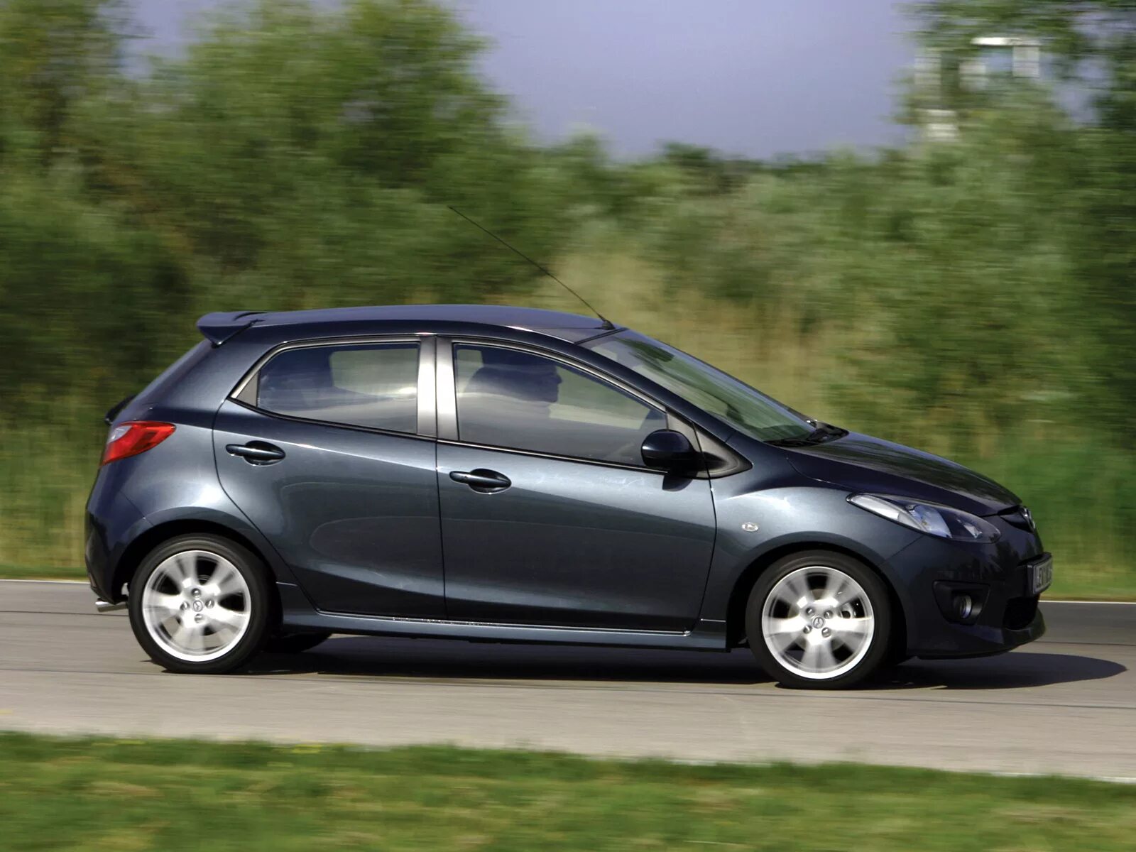 Mazda 2 2008. Мазда 2 хэтчбек 2008. Mazda 2 Hatchback. Mazda 5 хэтчбек.