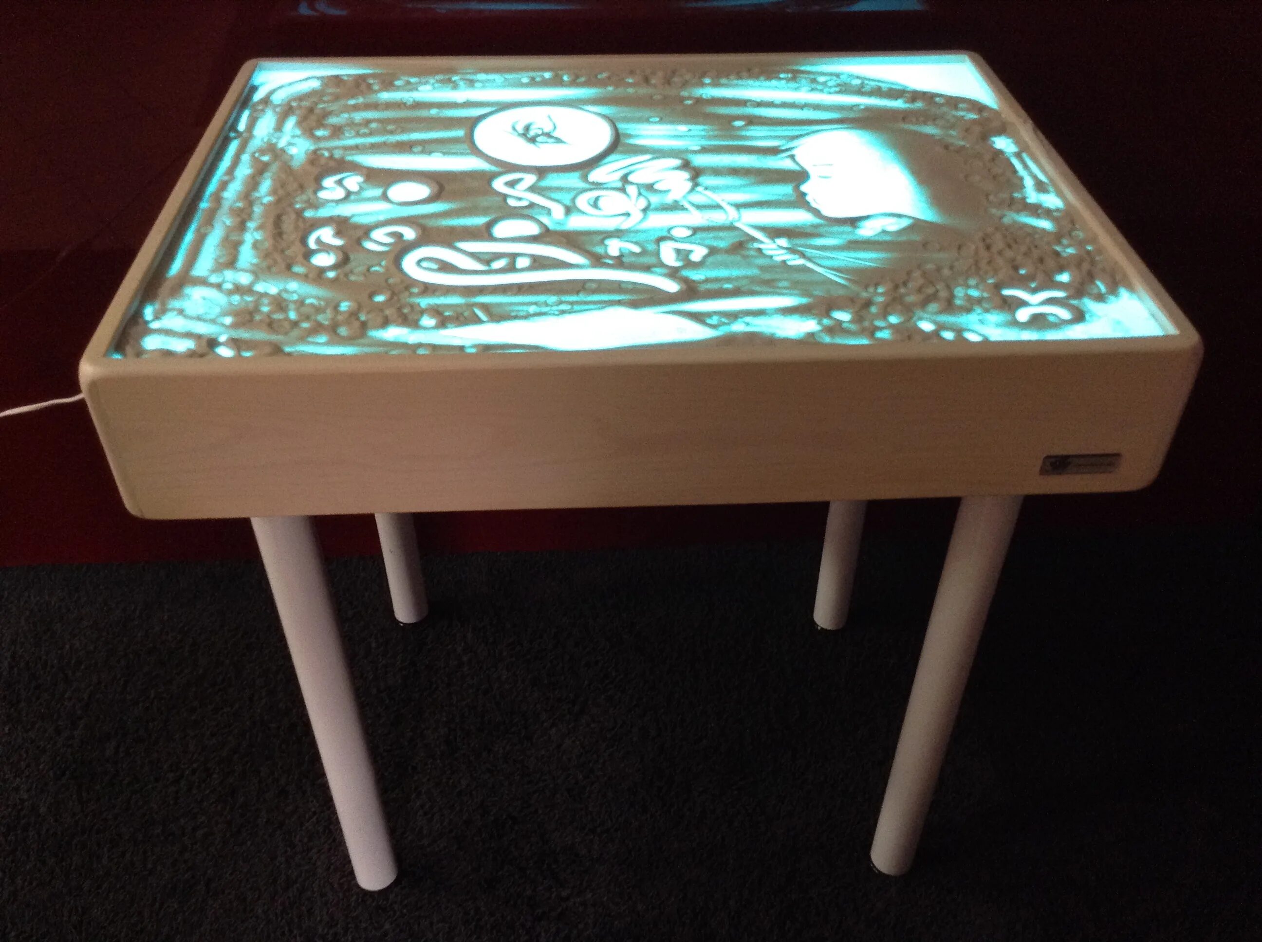 Детские столы песка. Стол для рисования песком. Световой стол. Световой стол для рисования. Рисование песком на световых столах.