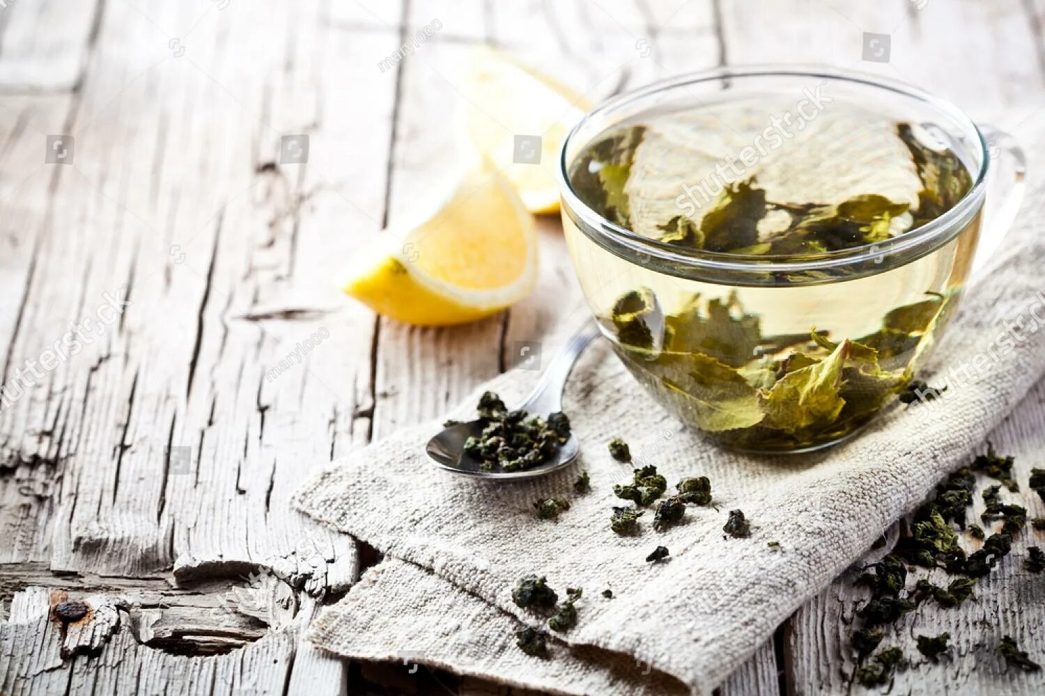 Зеленый чай. Красивый чай. Зеленый чай с лимоном. Чайный лист. Пейте зеленый чай лимоном