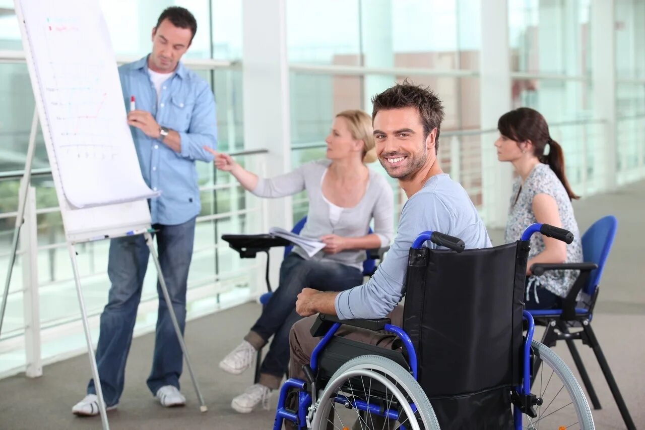Инвалидов можно привлекать. Адаптация инвалидов. Профессиональная реабилитация инвалидов. Инвалиды люди с ограниченными возможностями. Социальная адаптация инвалидов.
